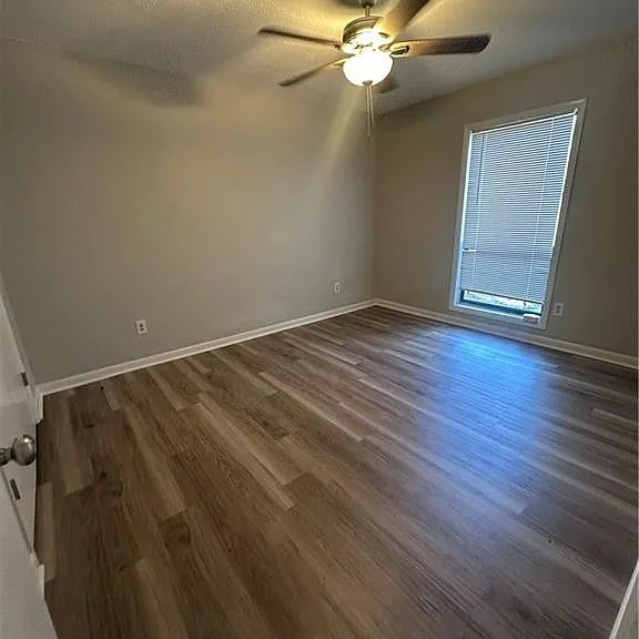 642 Mosswood Ln — Photo 4