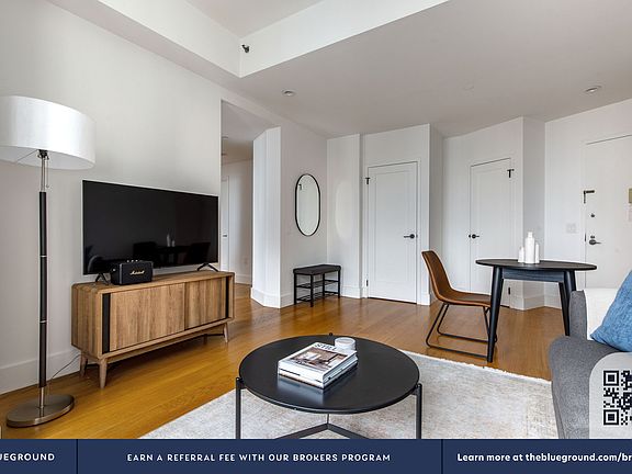 4th image of 63 Wall St APT 3101