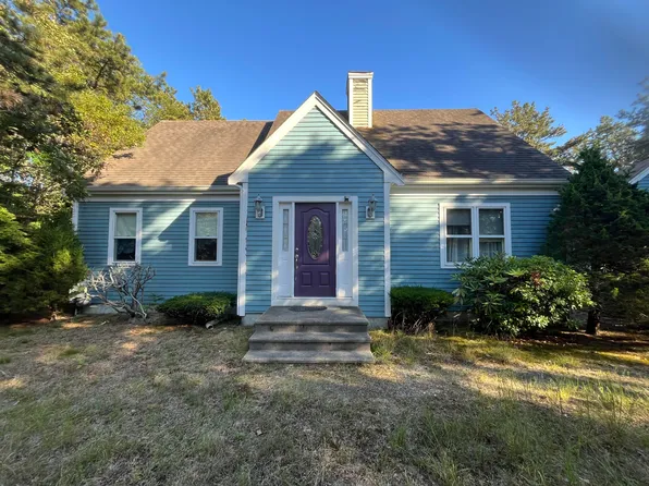 8 Shadbush Circle, Mashpee, MA 02649