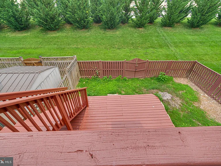 8101 Chelaberry Ct — Photo 34