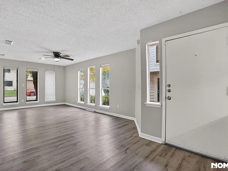17805 Villa Way Dr — Photo 4