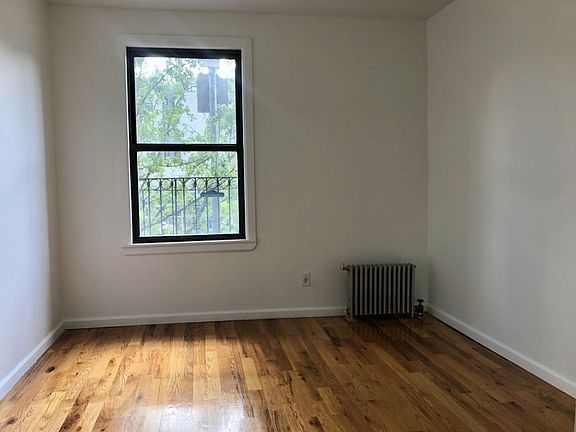 3rd image of 715 W 170th St #23