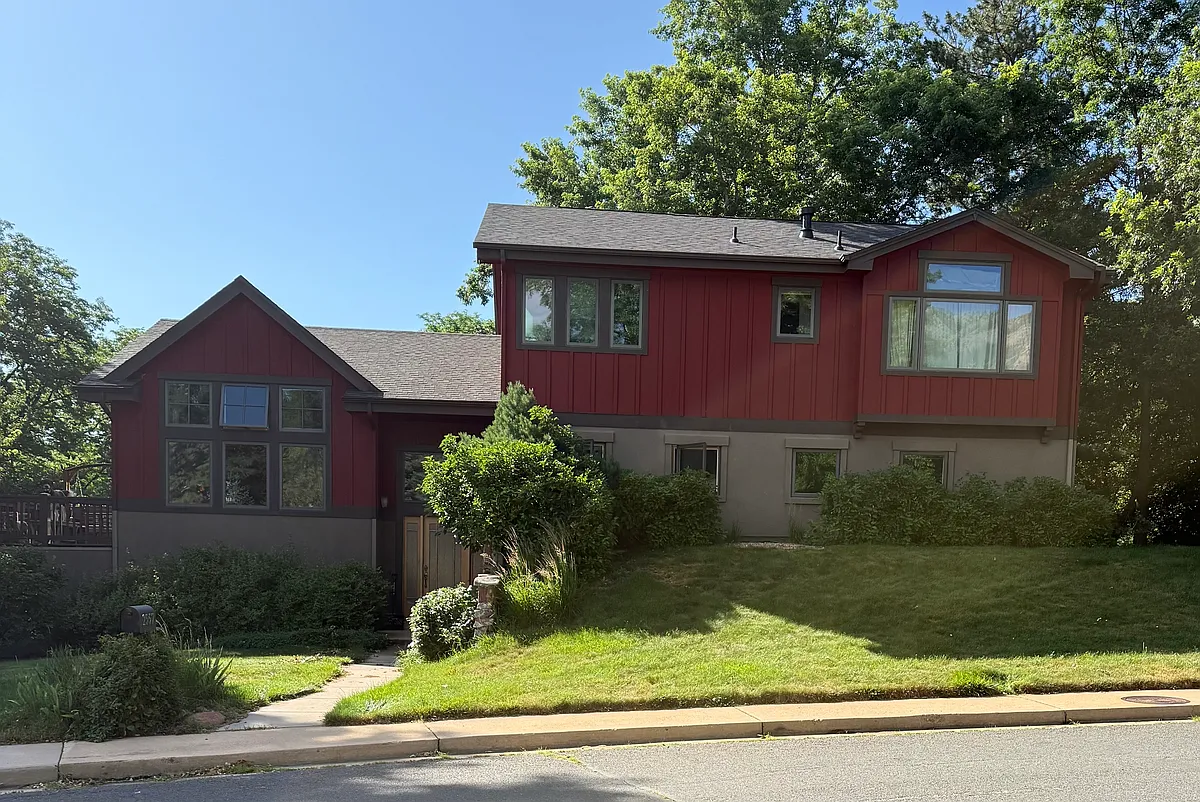 Building Photo - Briarwood Dr