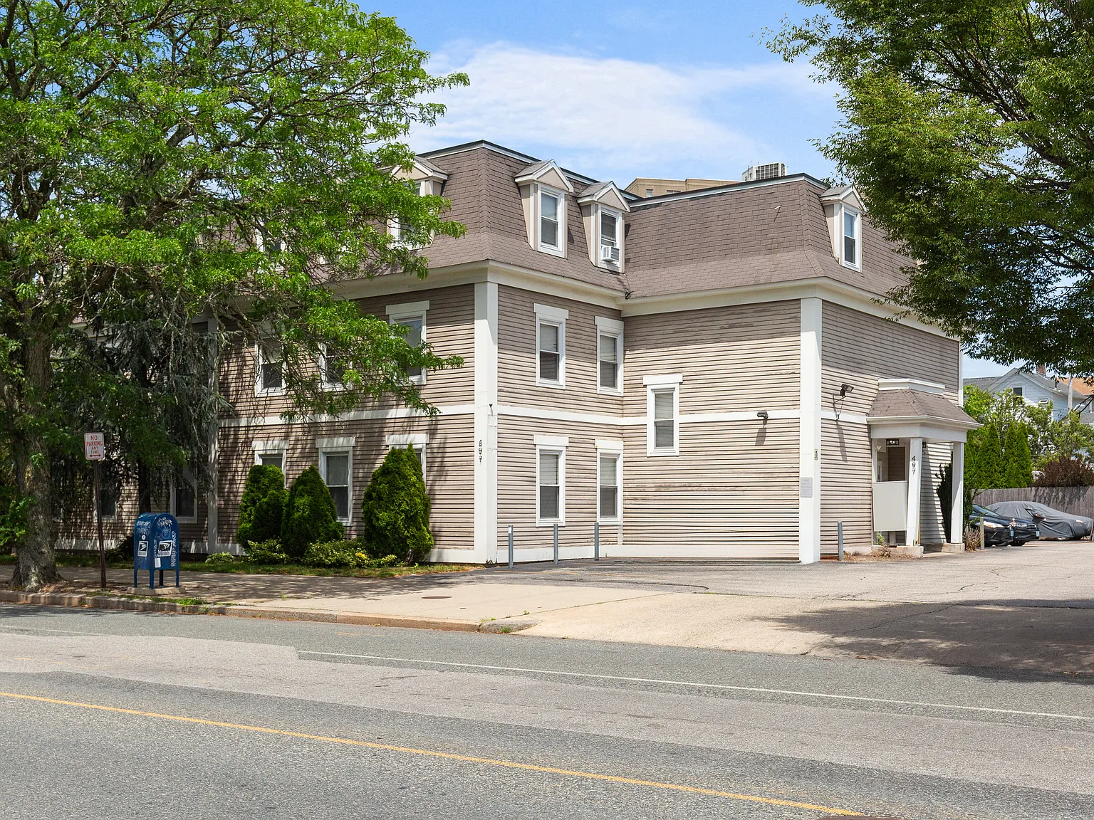 497 Broadway Street — Photo 1