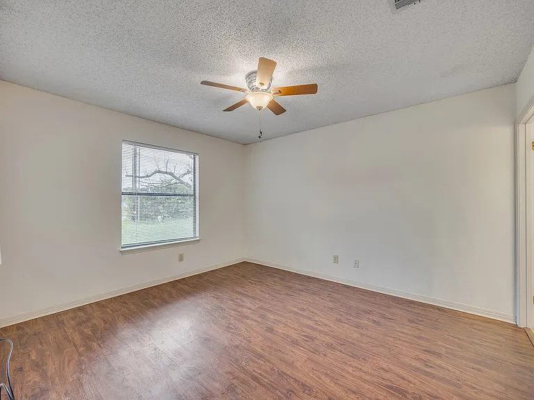 3003 W Slaughter Ln #B — Photo 4