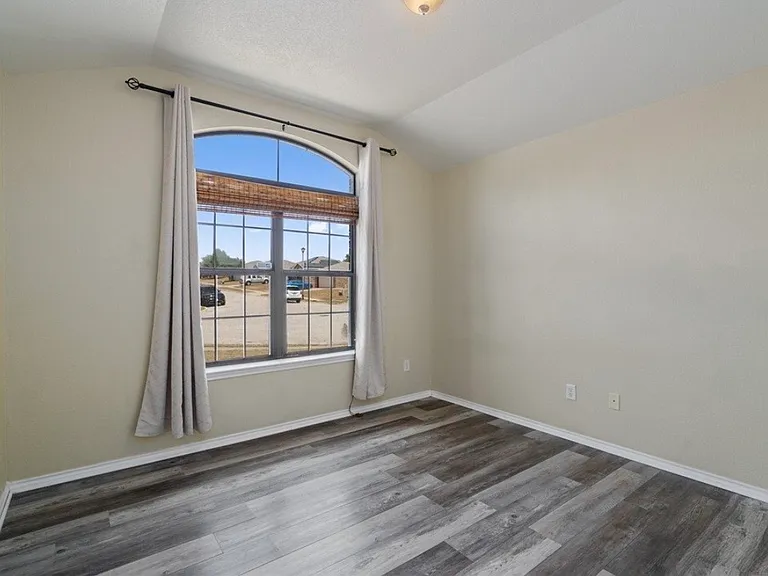 1205 Marlee Cir — Photo 9