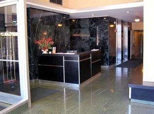 5650 N Sheridan Rd, Chicago, IL 60660