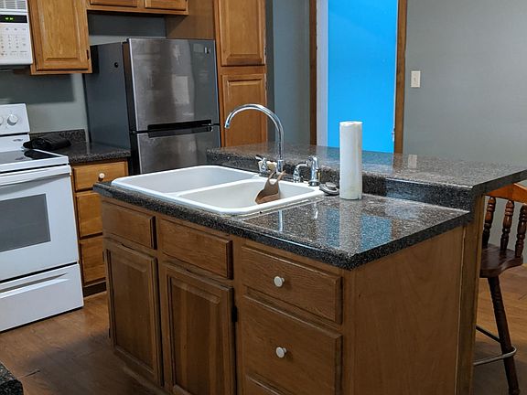 2nd image of 805 Indiana St