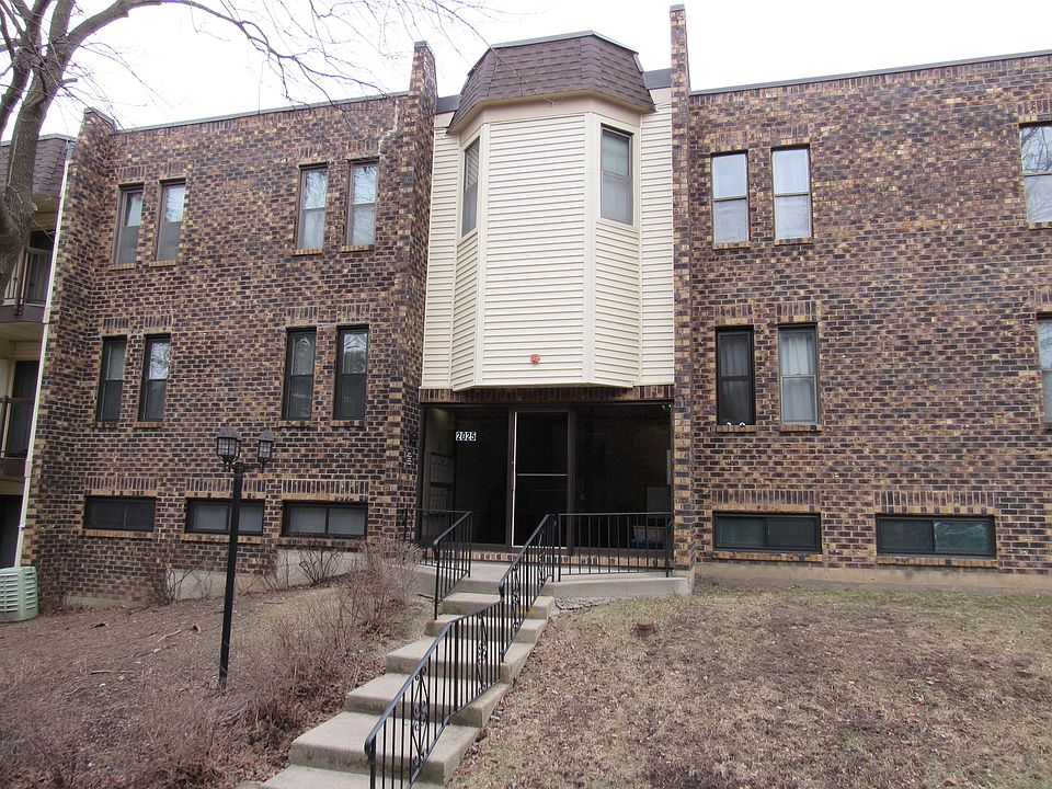 1st image of 2025 Country Club Dr APT 5