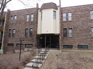 2025 Country Club Dr APT 5, Woodridge, IL 60517