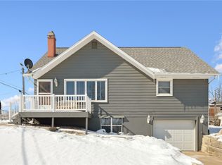 130 Clover Dr SW, Cedar Rapids, IA 52404