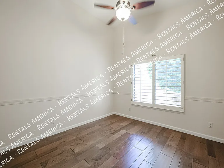 1635 W Wisteria Dr — Photo 24