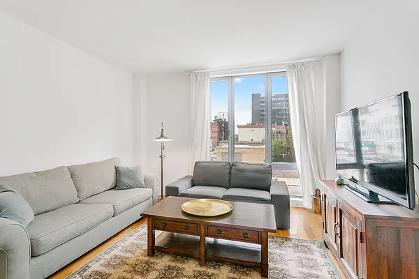 Rented by Modern Spaces | media 10