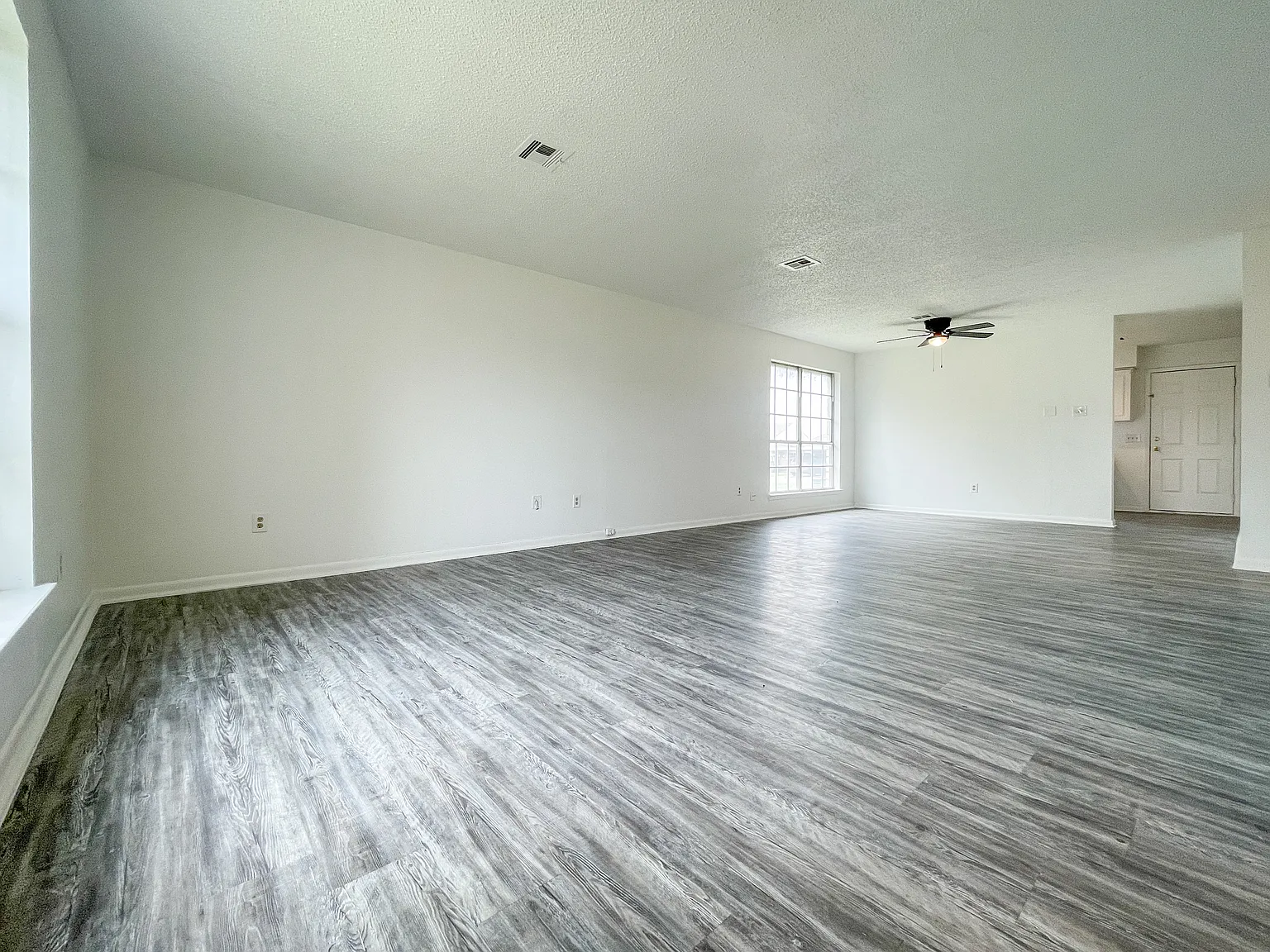 2 bed, 1232 sqft, $1,450 — Photo 3