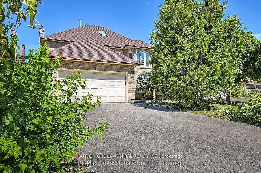 8 Elmsley Dr photo 1