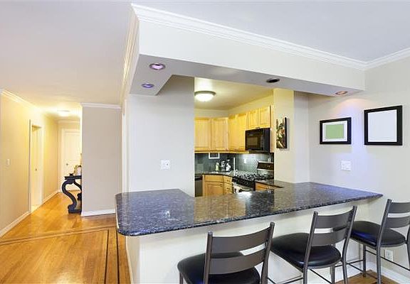2nd image of 333 E 34th St APT 9D
