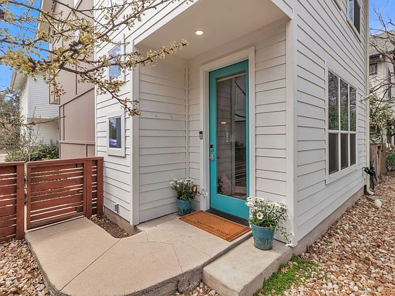 Private entry! The front door is behind a gate and does not face the street