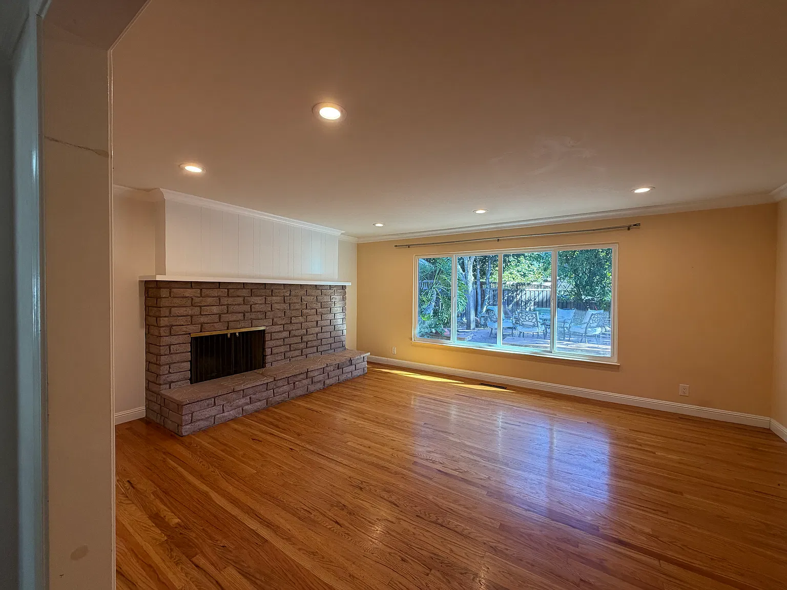 836 Lilac Way — Photo 4