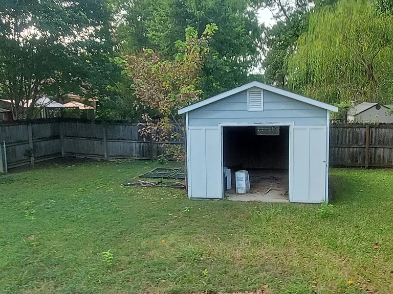 702 Wildwood Ave — Photo 10