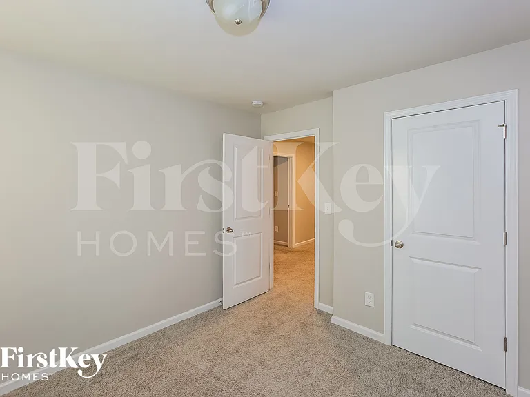 9613 Hamel St — Photo 11