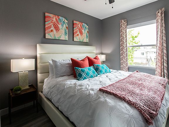 3rd image of 1811 Adams Ave #6