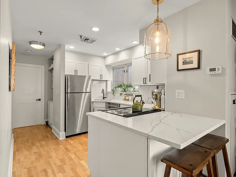 350 North St #20 — Photo 1