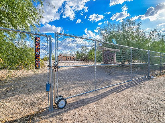 5th image of 52059 W Flamingo Ave