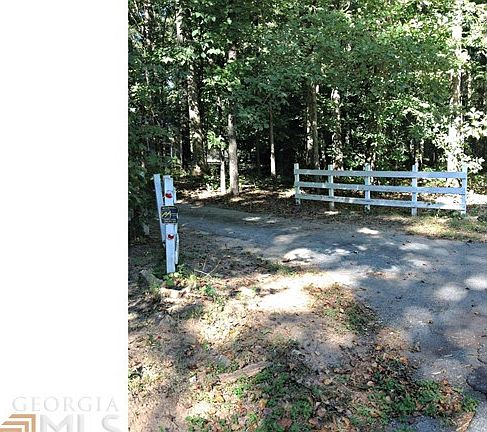 Entrance To Driveway