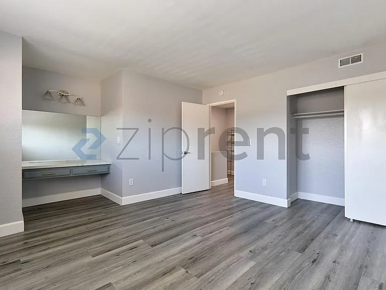 213 E Acacia St #C — Photo 18