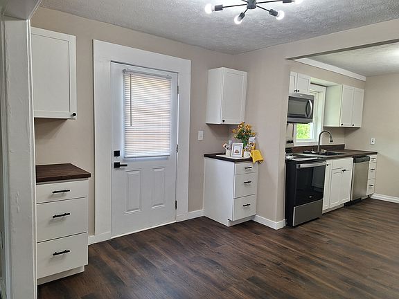 2nd image of 2404 Overlook Rd