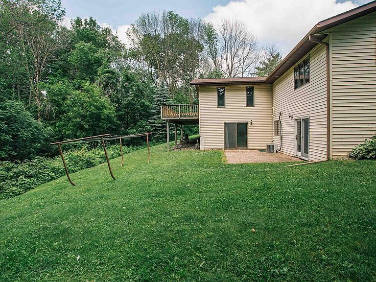 Listing photo 4