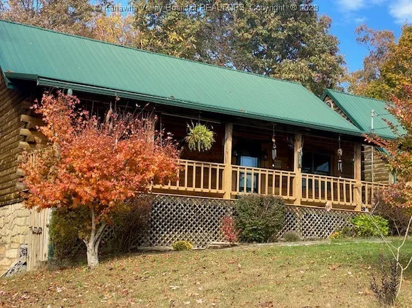28 Summer Ln, Given, WV 25245