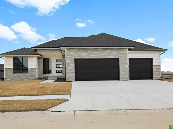5816 N 198th St, Elkhorn, NE 68022