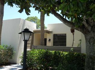528 Lakeside Dr, Bradenton, FL 34210