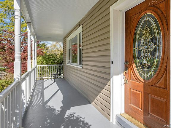 3rd image of 40 woodland Road