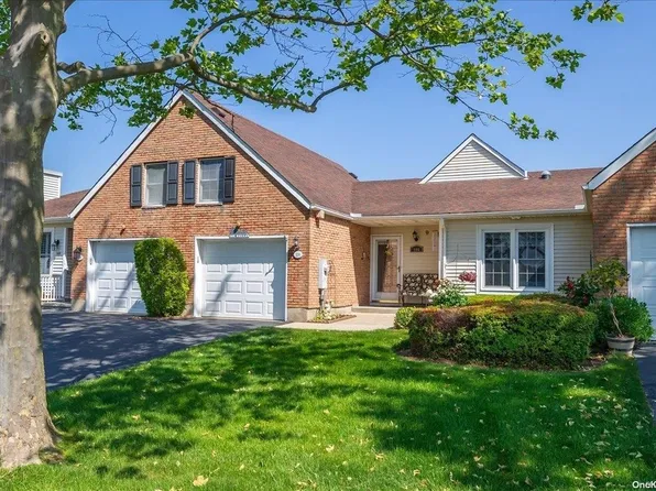 104 Hearthside Drive #104, Mount Sinai, NY 11766