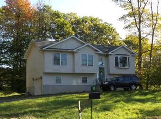 146 McNamara Ln, Tobyhanna, PA 18466