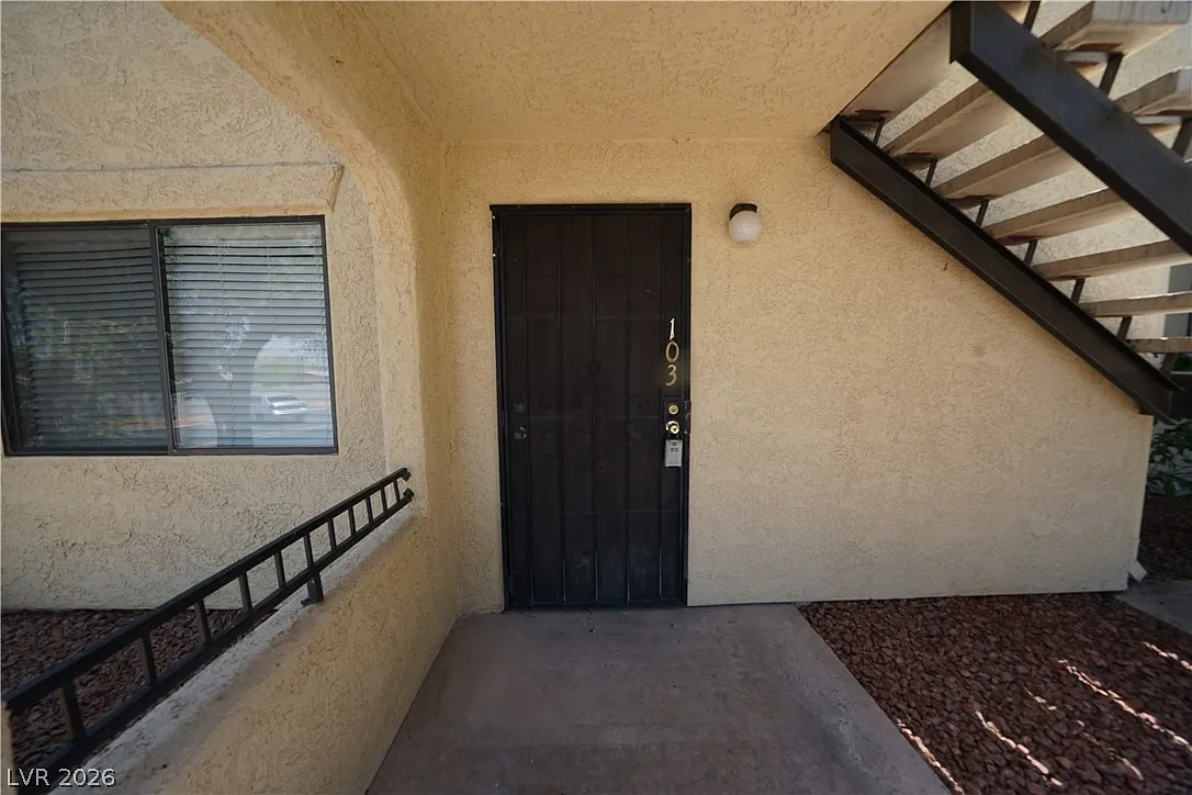 2 bed, 2.0 bath, 838 sqft, $1,295 — Photo 4