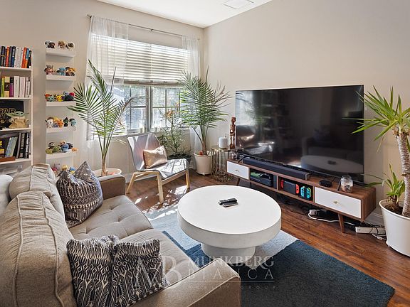 3rd image of 2297 Osprey Ave #1