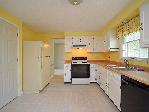 5th image of 8461 Kilkenny Dr