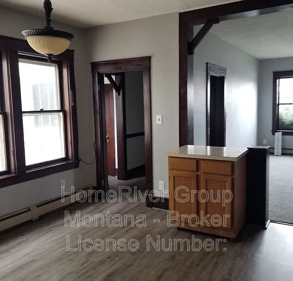 536 S 3rd St W — Photo 3