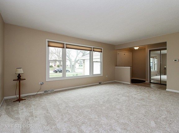 2nd image of 6141 Victoria Dr