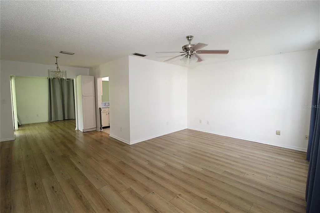 2 bed, 2.0 bath, 1141 sqft, $1,600 — Photo 2