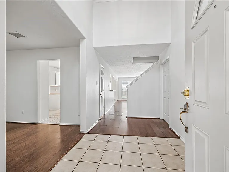 5606 Cozy Terrace Ln — Photo 4