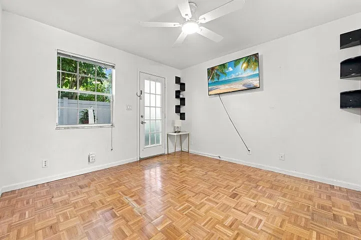 4640 Bougainvilla Dr — Photo 3