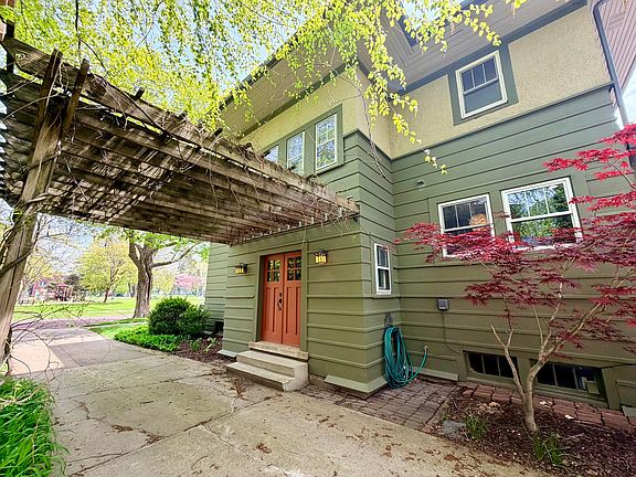 3rd image of 1508 Forres Ave