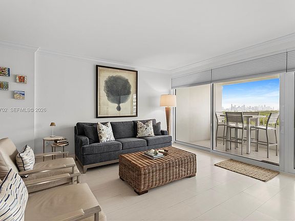 4th image of 199 Ocean Lane Dr APT 902