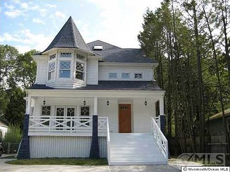 2nd image of 304 Carey St