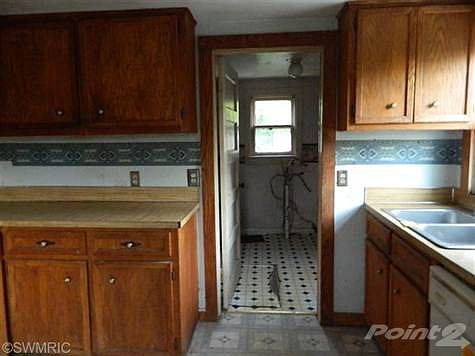 2nd image of 106 S Reinberg Ave