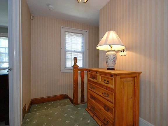 3rd image of 132 Floral Blvd